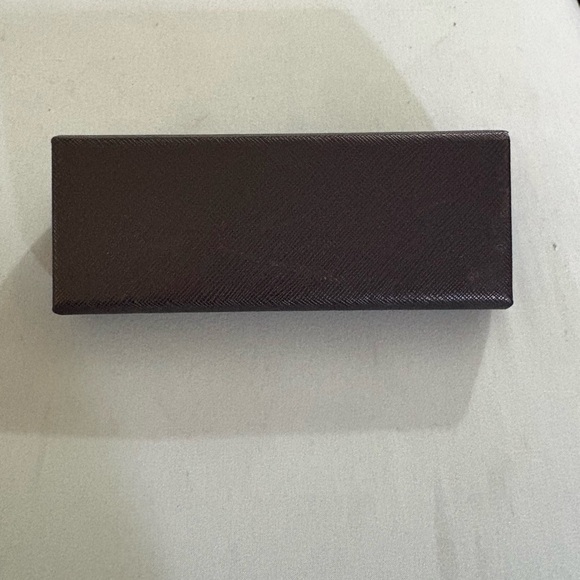 Prada glasses case - Picture 4 of 7
